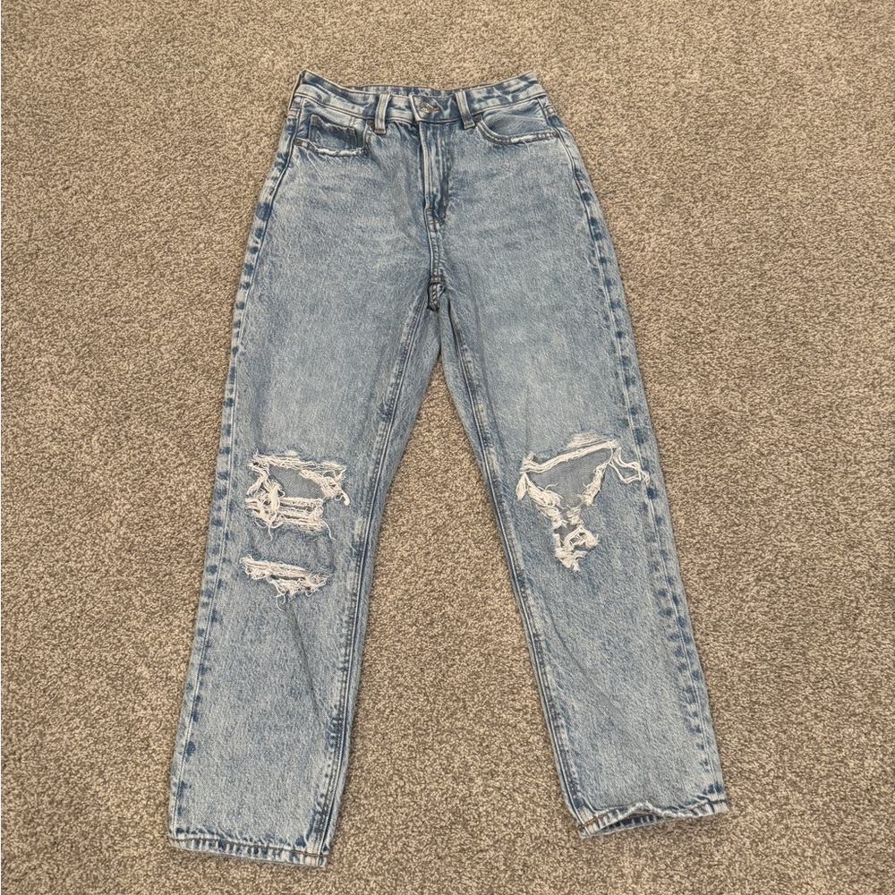 American Eagle Light washed straight leg ripped jeans - Size 0 short